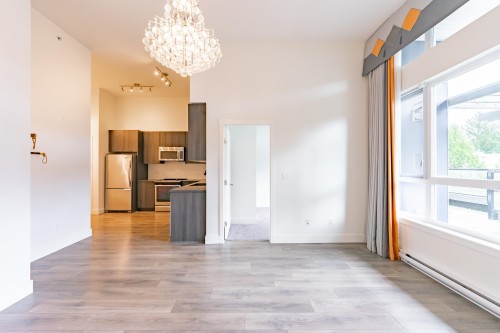405-15628 104 Avenue, Surrey, BC - Indoor Photo Showing Kitchen