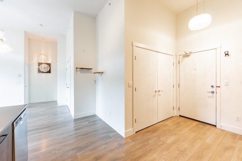 405-15628 104 Avenue, Surrey, BC - Indoor Photo Showing Other Room