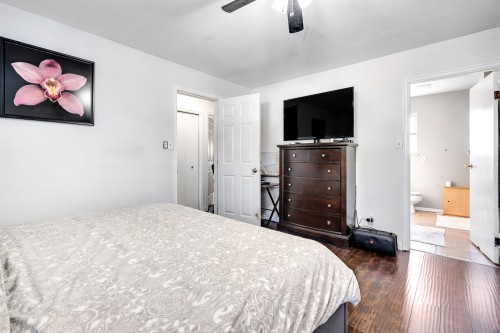 14596 89 Avenue, Surrey, BC - Indoor Photo Showing Bedroom