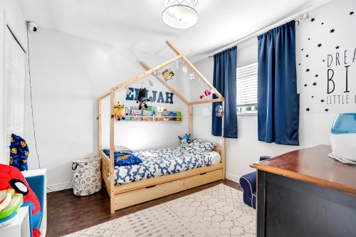14596 89 Avenue, Surrey, BC - Indoor Photo Showing Bedroom