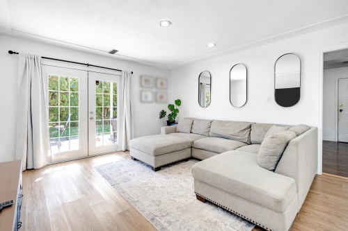 14596 89 Avenue, Surrey, BC - Indoor Photo Showing Living Room