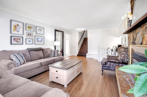 14596 89 Avenue, Surrey, BC - Indoor Photo Showing Living Room With Fireplace