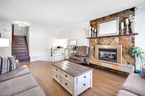14596 89 Avenue, Surrey, BC - Indoor Photo Showing Living Room With Fireplace