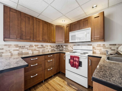 29068 Marsh Mccormick Road, Abbotsford, BC - Indoor Photo Showing Kitchen