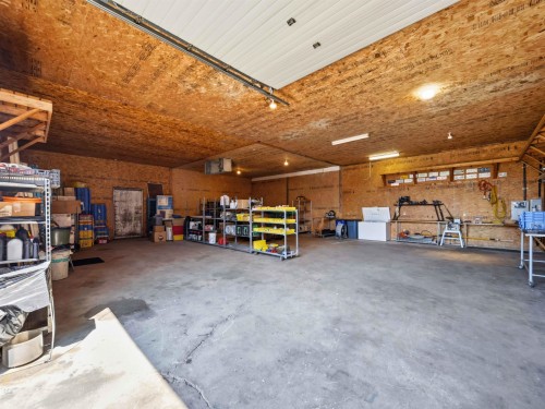 29068 Marsh Mccormick Road, Abbotsford, BC - Indoor Photo Showing Garage