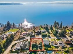 13567 13a Avenue  Surrey, BC V4A 1C5