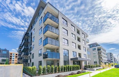 15735 85 Avenue, Surrey, BC - Outdoor With Facade
