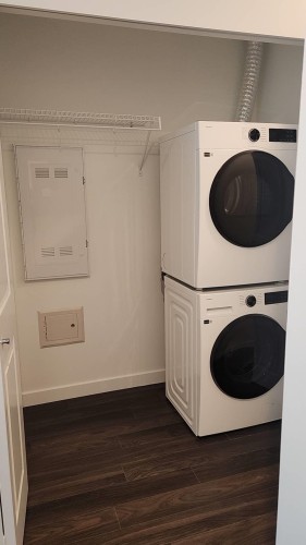15735 85 Avenue, Surrey, BC - Indoor Photo Showing Laundry Room