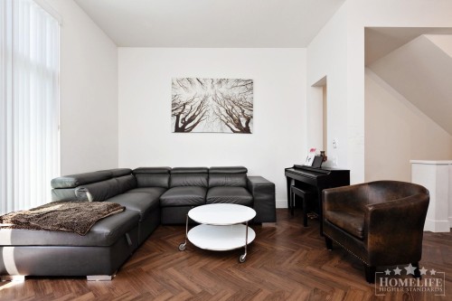 17-15828 27 Avenue, Surrey, BC - Indoor Photo Showing Living Room