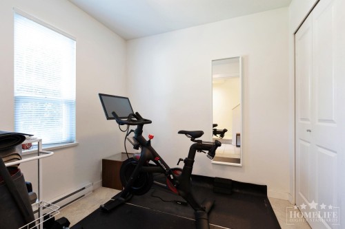 17-15828 27 Avenue, Surrey, BC - Indoor Photo Showing Gym Room