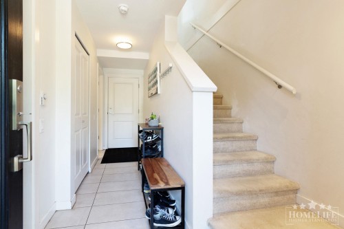 17-15828 27 Avenue, Surrey, BC - Indoor Photo Showing Other Room