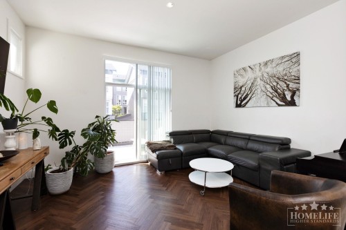 17-15828 27 Avenue, Surrey, BC - Indoor Photo Showing Living Room