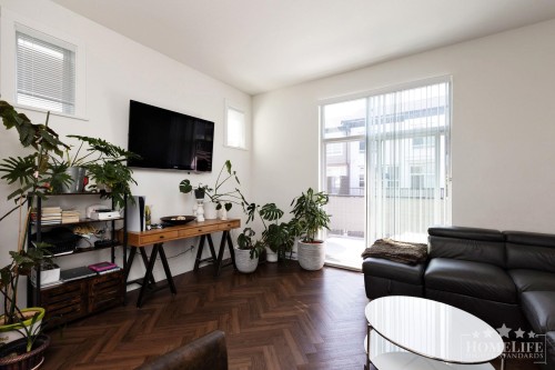 17-15828 27 Avenue, Surrey, BC - Indoor Photo Showing Living Room