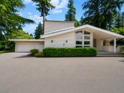 2644 140 Street Surrey, BC V4P 2C7
