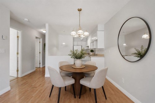 210-2963 Nelson Place, Abbotsford, BC - Indoor Photo Showing Dining Room