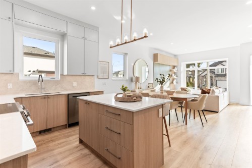 102-16761 21 Avenue, Surrey, BC - Indoor Photo Showing Kitchen With Upgraded Kitchen