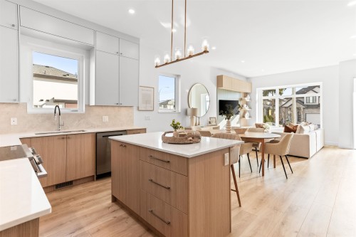102-16761 21 Avenue, Surrey, BC - Indoor Photo Showing Kitchen With Upgraded Kitchen
