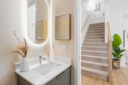 102-16761 21 Avenue, Surrey, BC - Indoor Photo Showing Bathroom