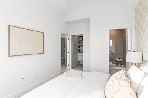 102-16761 21 Avenue, Surrey, BC - Indoor Photo Showing Bedroom
