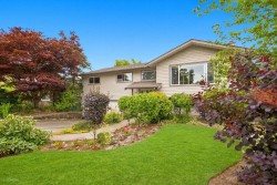 15467 Poplar Drive Surrey, BC V4A 5J7