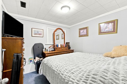 15467 Poplar Drive, Surrey, BC - Indoor Photo Showing Bedroom