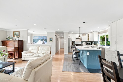 15467 Poplar Drive, Surrey, BC - Indoor Photo Showing Living Room