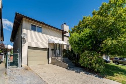 2253 Willoughby Way Langley, BC V2Y 1B8