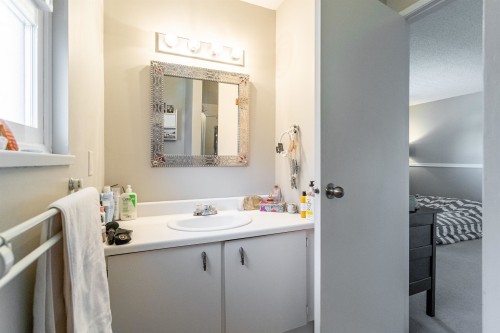 2253 Willoughby Way, Langley, BC 