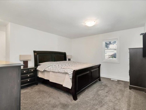 16602 Bell Road, Surrey, BC - Indoor Photo Showing Bedroom