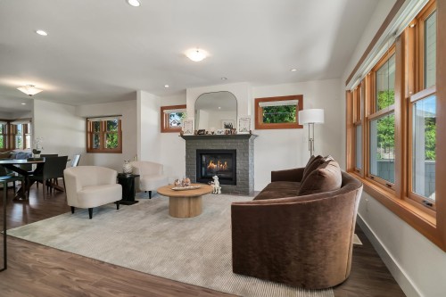 16602 Bell Road, Surrey, BC - Indoor Photo Showing Living Room With Fireplace