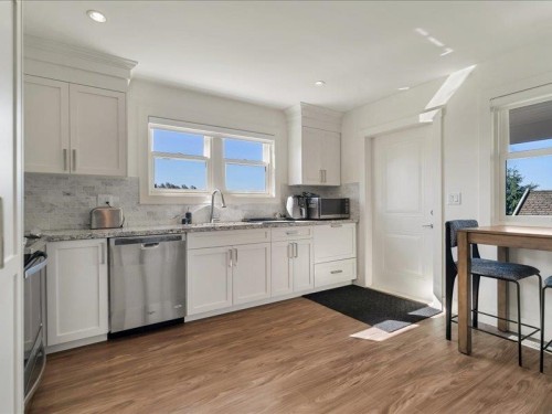 16602 Bell Road, Surrey, BC - Indoor Photo Showing Kitchen
