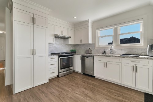16602 Bell Road, Surrey, BC - Indoor Photo Showing Kitchen With Upgraded Kitchen