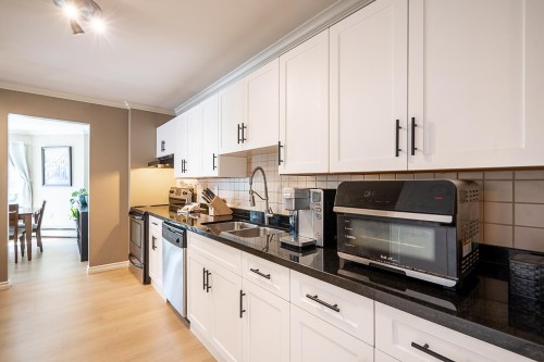 313-1830 Southmere Crescent E, Surrey, BC - Indoor Photo Showing Kitchen With Double Sink With Upgraded Kitchen