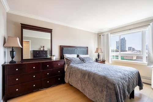313-1830 Southmere Crescent E, Surrey, BC - Indoor Photo Showing Bedroom