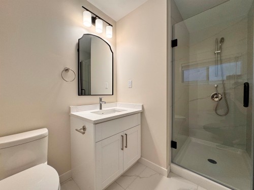 20861 72 Avenue, Langley, BC - Indoor Photo Showing Bathroom