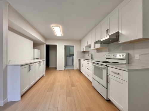 20861 72 Avenue, Langley, BC - Indoor Photo Showing Kitchen
