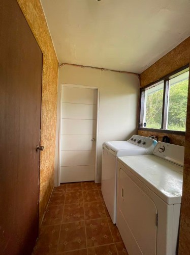 16200 108 Avenue, Surrey, BC - Indoor Photo Showing Laundry Room
