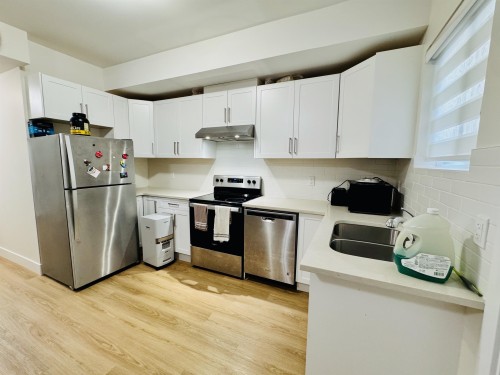 16781 20 Avenue, Surrey, BC 
