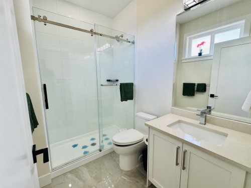 16781 20 Avenue, Surrey, BC 