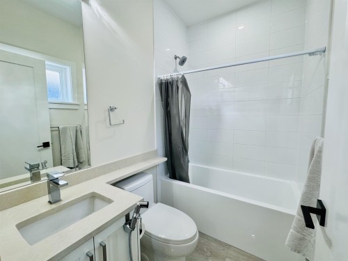 16781 20 Avenue, Surrey, BC 
