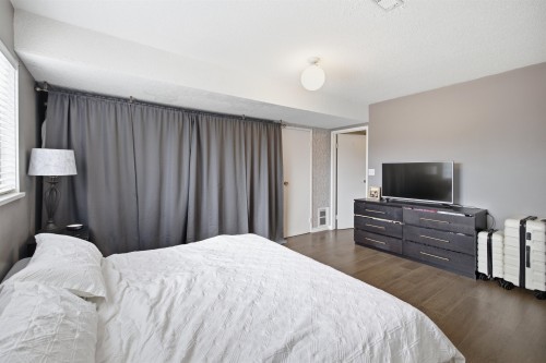 1970 Powell Crescent, Abbotsford, BC - Indoor Photo Showing Bedroom