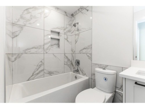 109-5415 Brydon Crescent, Langley, BC - Indoor Photo Showing Bathroom