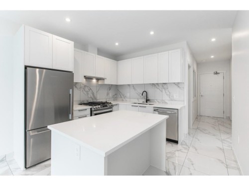 109-5415 Brydon Crescent, Langley, BC - Indoor Photo Showing Kitchen With Upgraded Kitchen