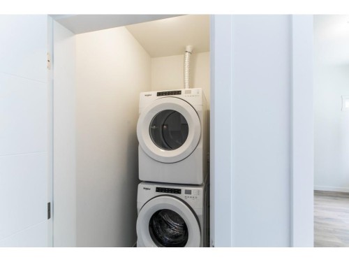 109-5415 Brydon Crescent, Langley, BC - Indoor Photo Showing Laundry Room