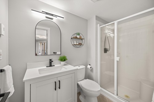202-22015 48 Avenue, Langley, BC - Indoor Photo Showing Bathroom