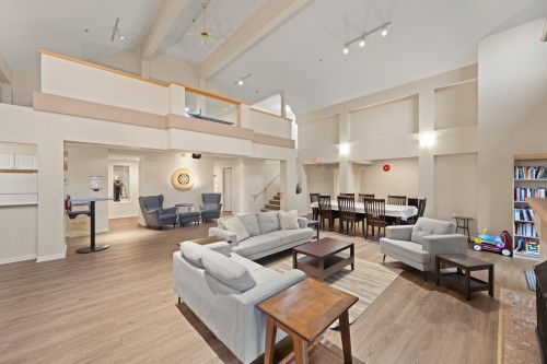 202-22015 48 Avenue, Langley, BC - Indoor Photo Showing Living Room