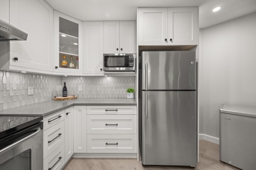 202-22015 48 Avenue, Langley, BC - Indoor Photo Showing Kitchen With Upgraded Kitchen