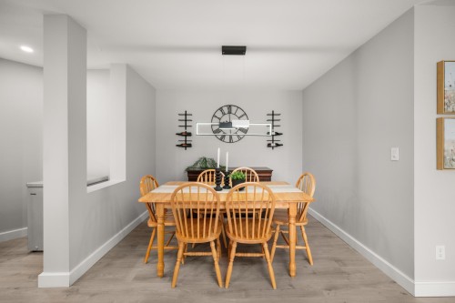 202-22015 48 Avenue, Langley, BC - Indoor Photo Showing Dining Room