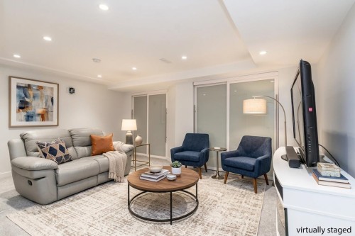 8843 Wooler Terrace, Mission, BC - Indoor Photo Showing Living Room