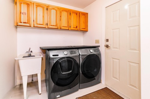 8843 Wooler Terrace, Mission, BC - Indoor Photo Showing Laundry Room